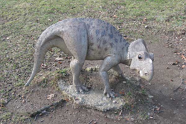 Dinosaur at Bruce Museum in Greenwich, Connecticut, USA